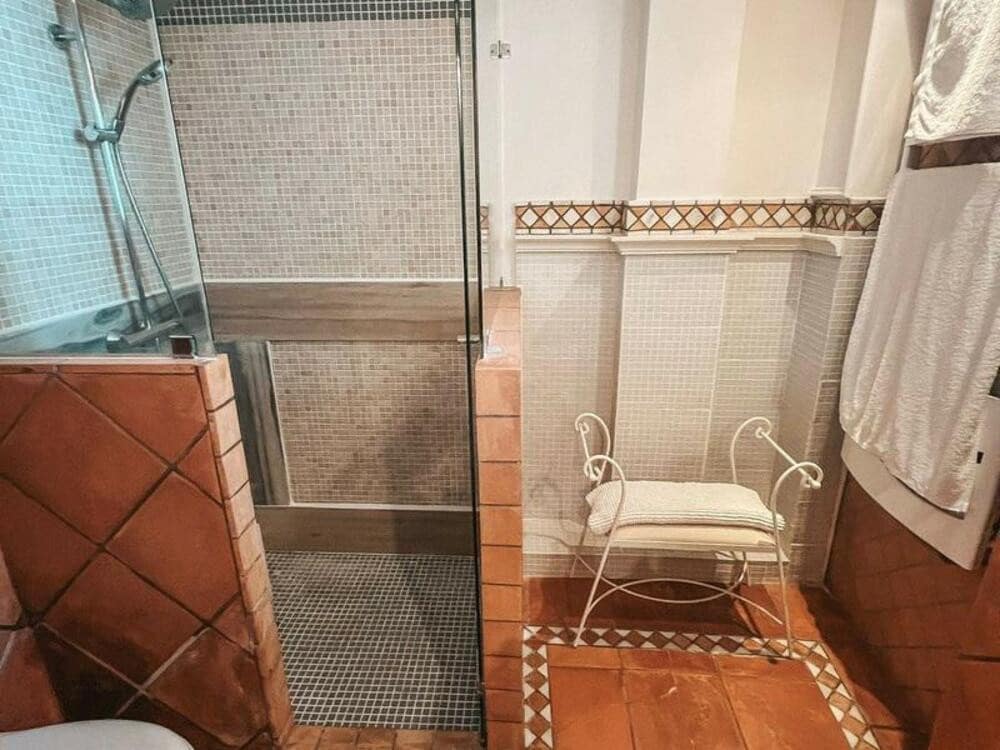 5 bedroom Villa for sale in Nueva Andalucia with pool - € 1,600,000 (Ref: 9543095)