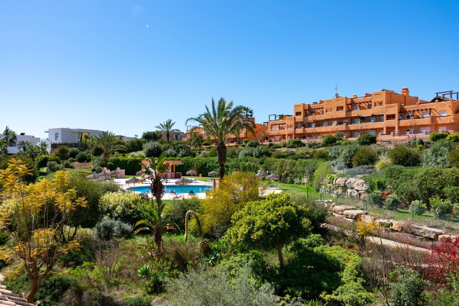 2 bedroom Penthouse for sale in Casares with pool garage - € 255,000 (Ref: 9543096)