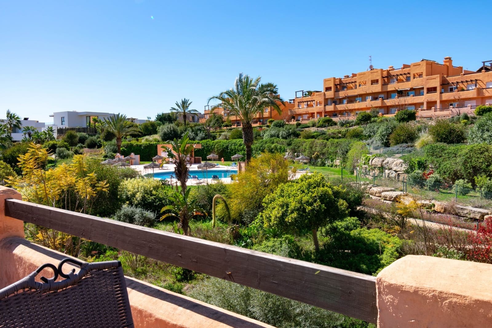 2 bedroom Penthouse for sale in Casares with pool garage - € 255,000 (Ref: 9543096)
