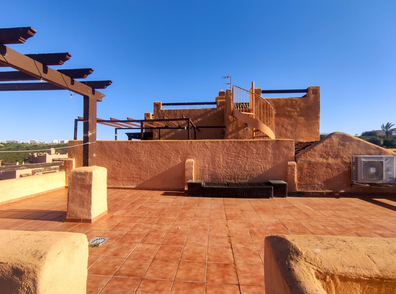 2 bedroom Penthouse for sale in Casares with pool garage - € 255,000 (Ref: 9543096)