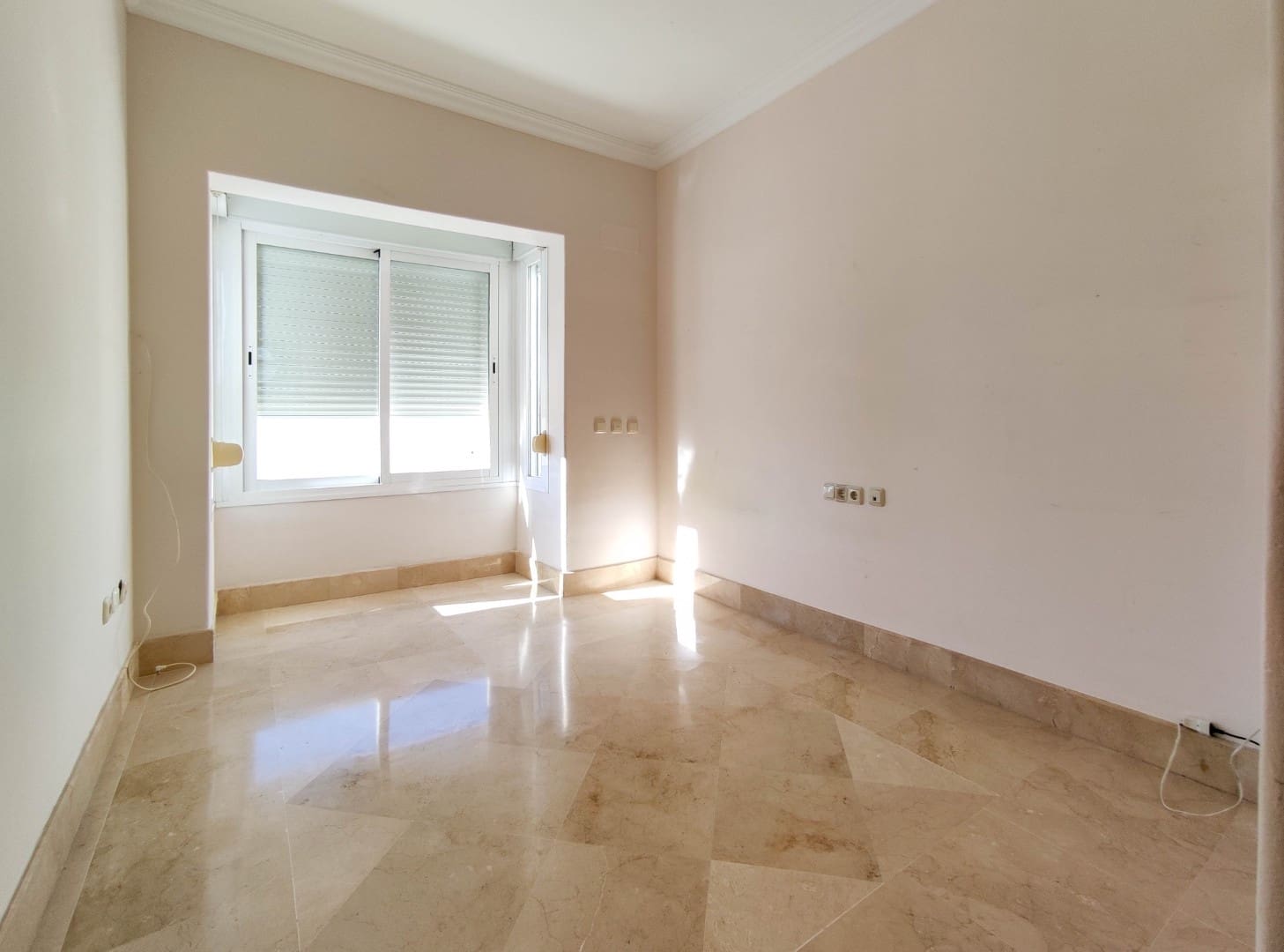 3 sovrum Takvåning till salu i Marbella med pool garage - 1 085 000 € (Ref: 9543097)