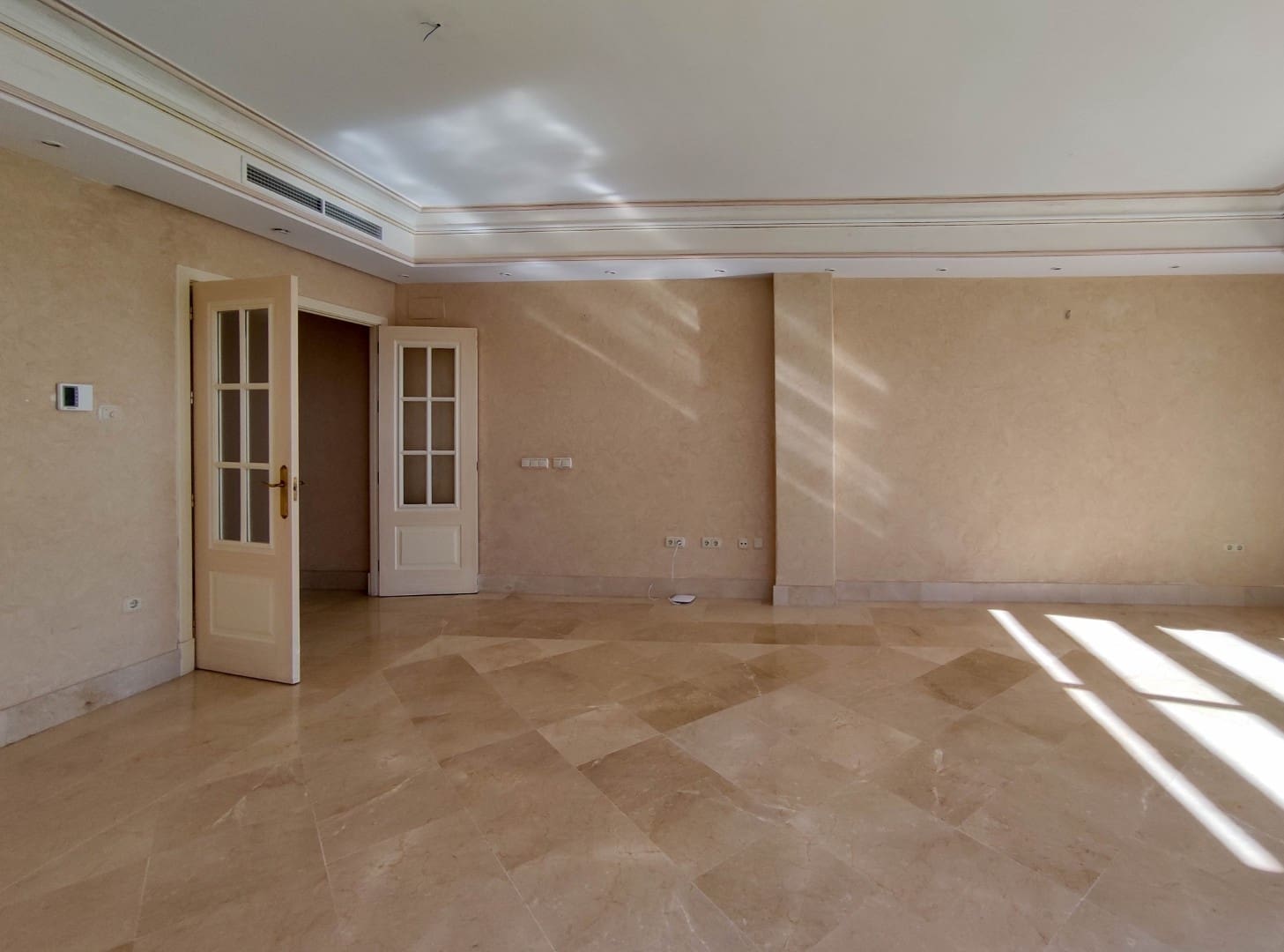 3 slaapkamer Penthouse te koop in Marbella met zwembad garage - € 999.000 (Ref: 9543097)