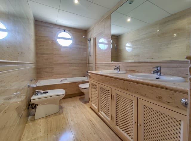 3 slaapkamer Penthouse te koop in Marbella met zwembad garage - € 999.000 (Ref: 9543097)