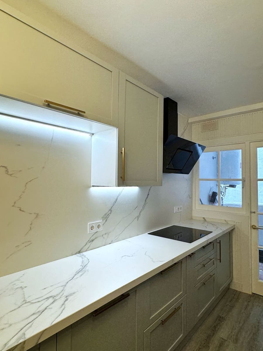 5 bedroom Apartment for sale in Benahavis - € 579,000 (Ref: 9554582)