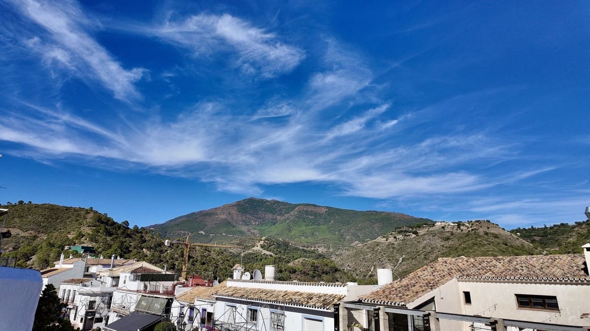 5 bedroom Apartment for sale in Benahavis - € 579,000 (Ref: 9554582)