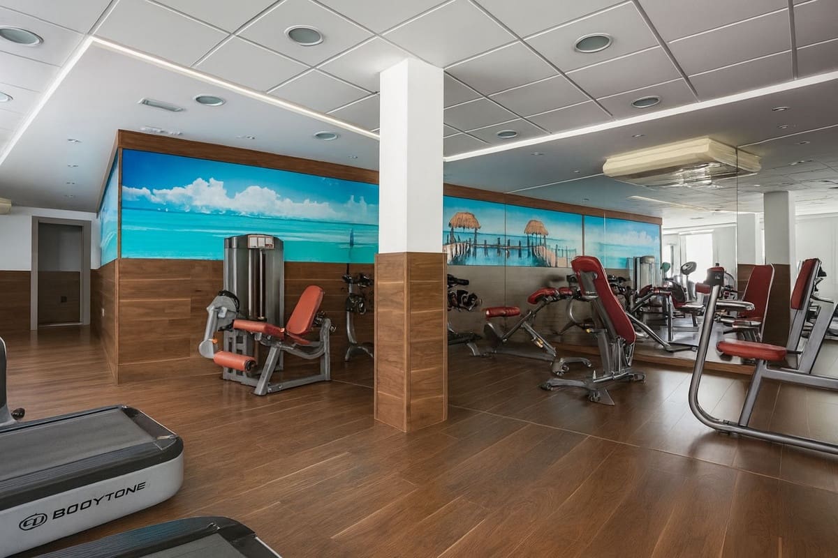 3 chambre Appartement à vendre à Riviera del Sol avec piscine garage - 420 000 € (Ref: 9554584)