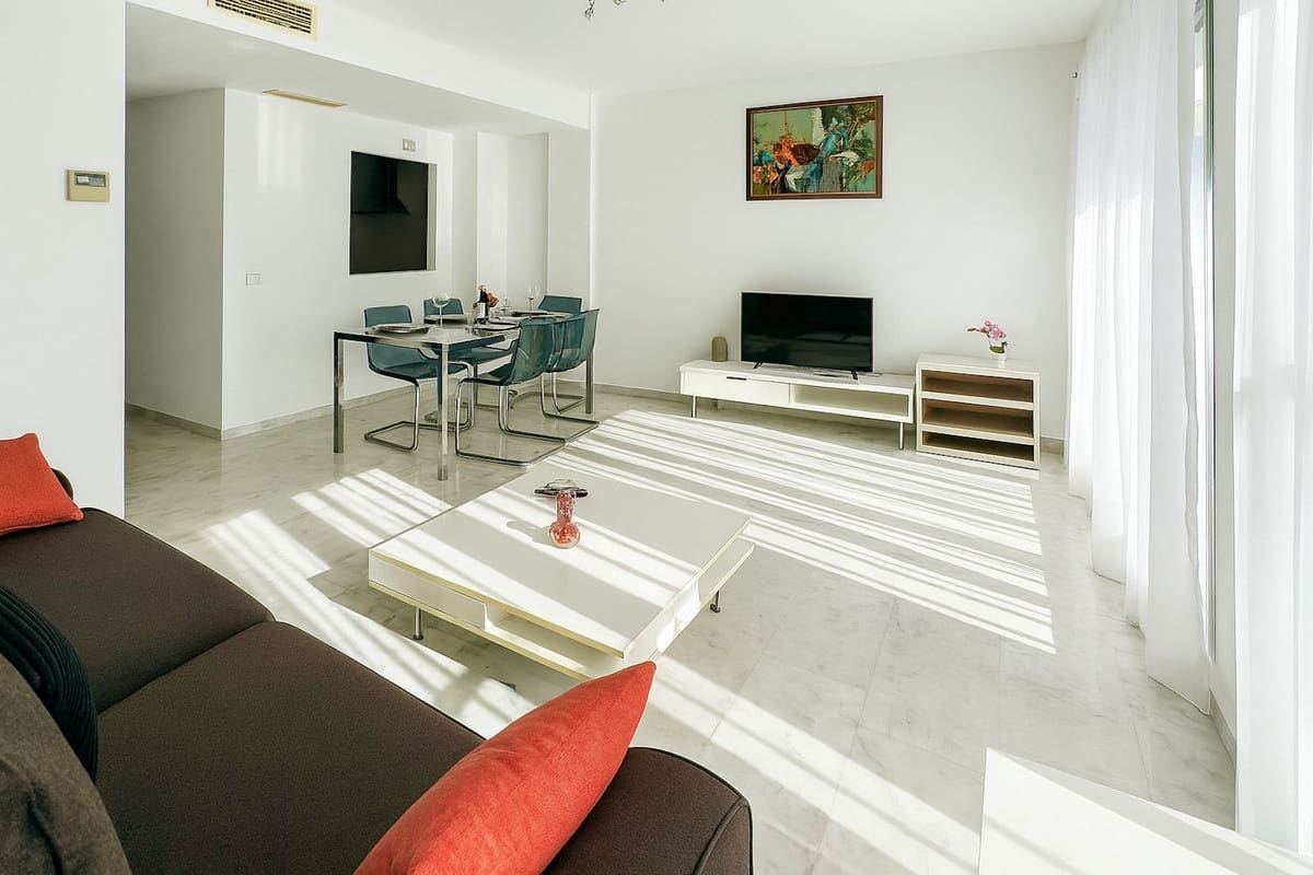 3 sypialnia Apartament na sprzedaż w Riviera del Sol z basenem garażem - 420 000 € (Ref: 9554584)