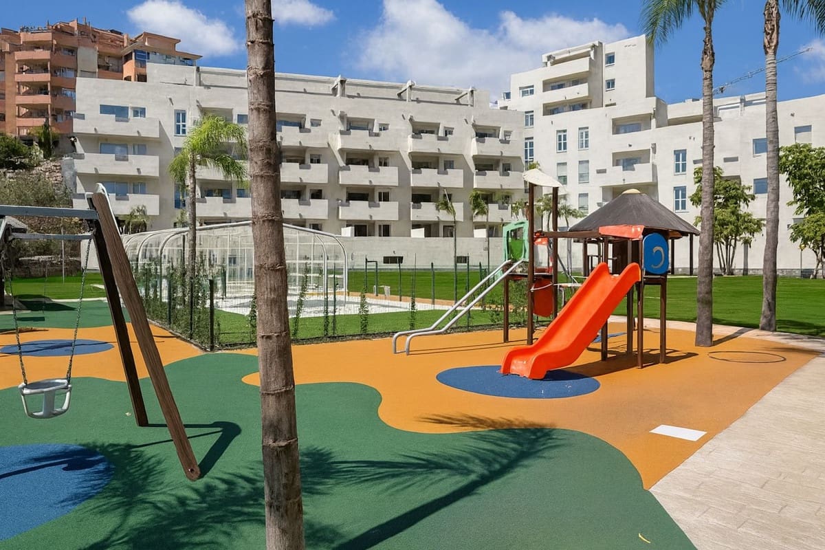 3 sypialnia Apartament na sprzedaż w Riviera del Sol z basenem garażem - 420 000 € (Ref: 9554584)