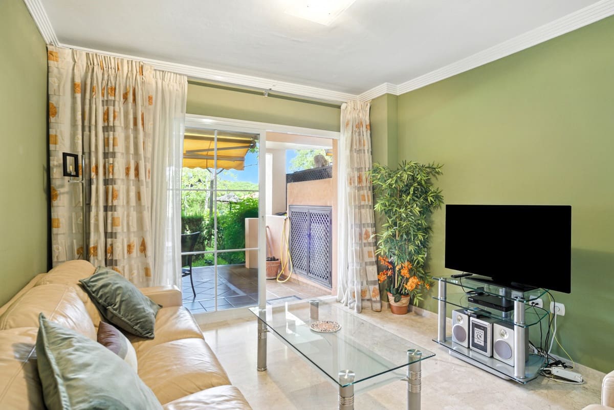 2 makuuhuone Huoneisto myytävänä paikassa Marbella mukana uima-altaan 
autotalli - 425 000 € (Ref: 9554586)