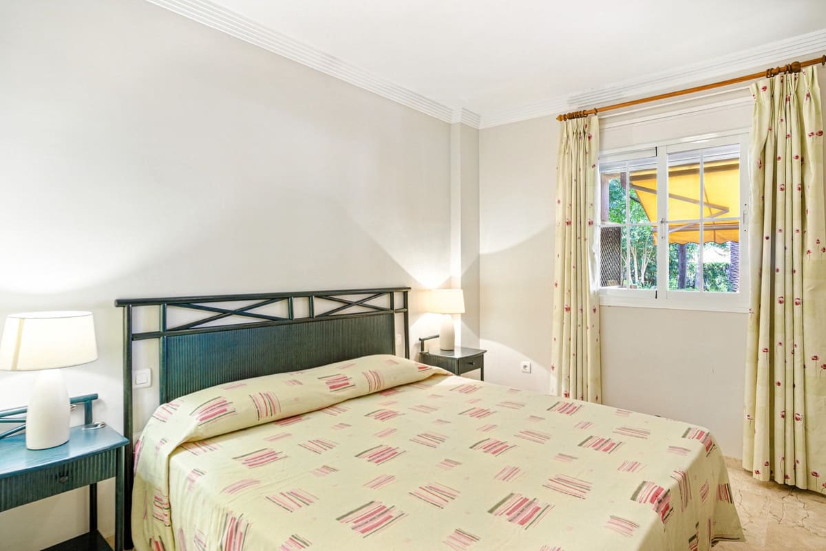 2 makuuhuone Huoneisto myytävänä paikassa Marbella mukana uima-altaan 
autotalli - 425 000 € (Ref: 9554586)