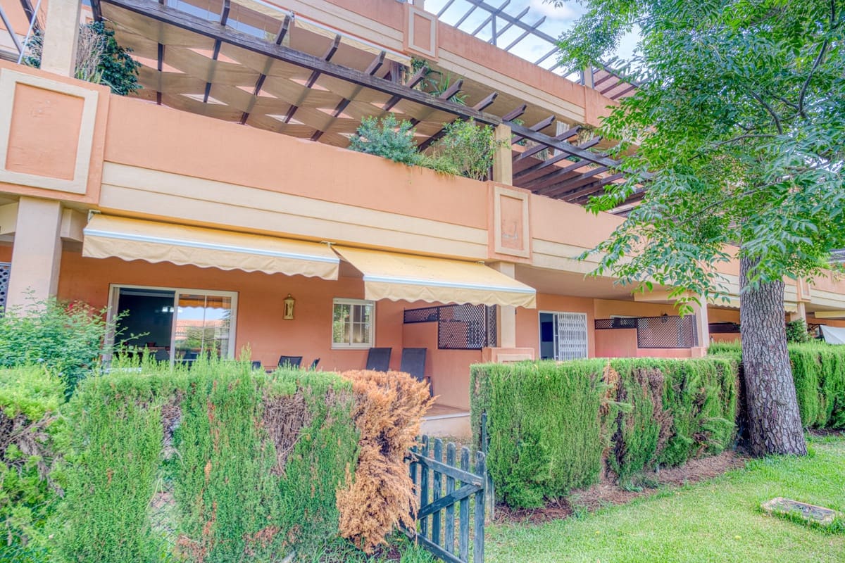 2 makuuhuone Huoneisto myytävänä paikassa Marbella mukana uima-altaan 
autotalli - 425 000 € (Ref: 9554586)