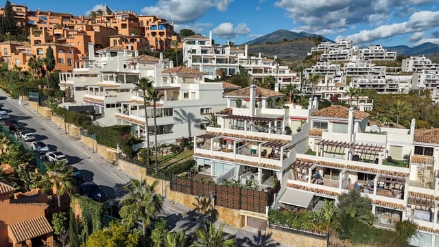 3 makuuhuone Huoneisto myytävänä paikassa Marbella mukana uima-altaan 
autotalli - 1 100 000 € (Ref: 9554588)