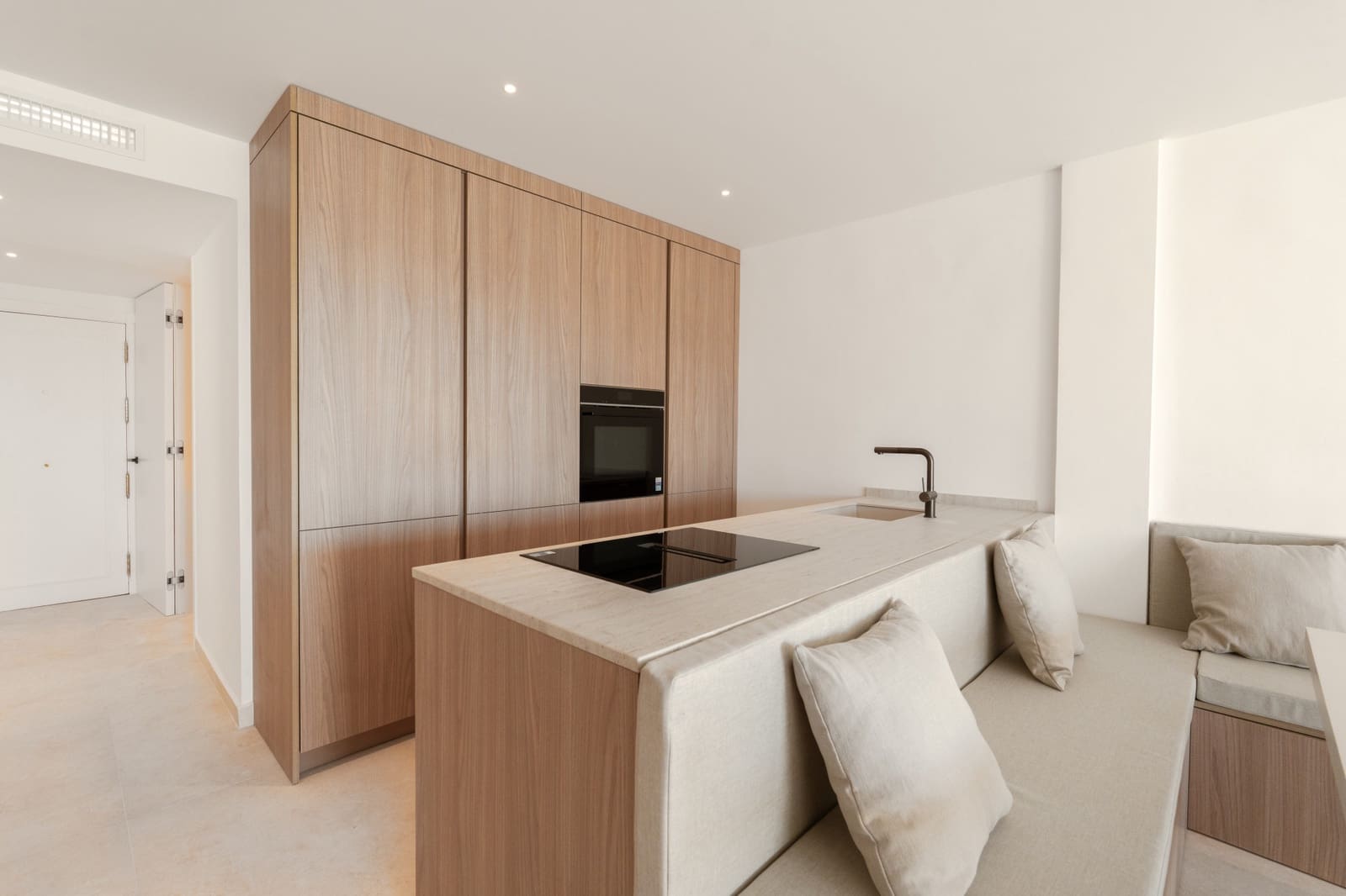 3 bedroom Apartment for sale in Marbella with pool garage - € 1,100,000 (Ref: 9554588)