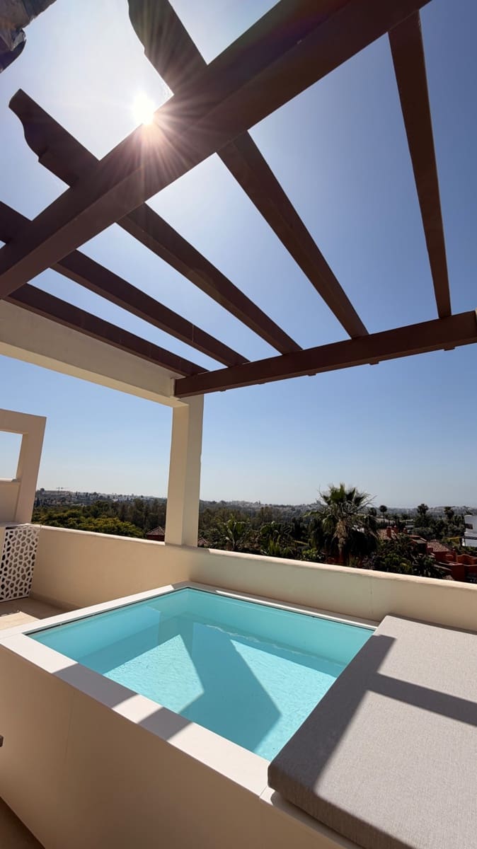 3 bedroom Apartment for sale in Marbella with pool garage - € 1,100,000 (Ref: 9554588)