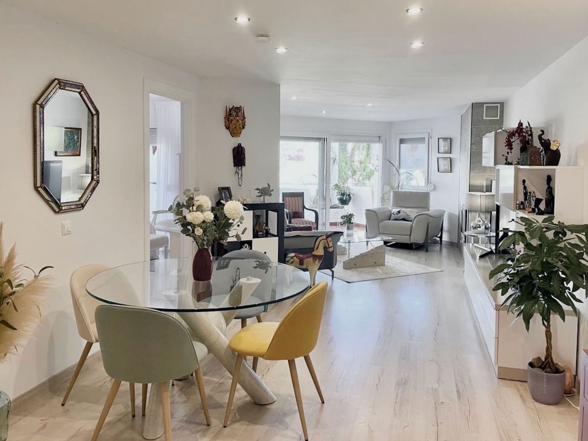 2 slaapkamer Appartement te koop in Mijas Costa met zwembad garage - € 360.000 (Ref: 9554590)