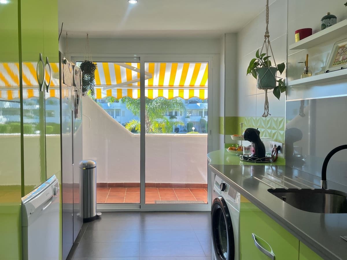 2 slaapkamer Appartement te koop in Mijas Costa met zwembad garage - € 360.000 (Ref: 9554590)