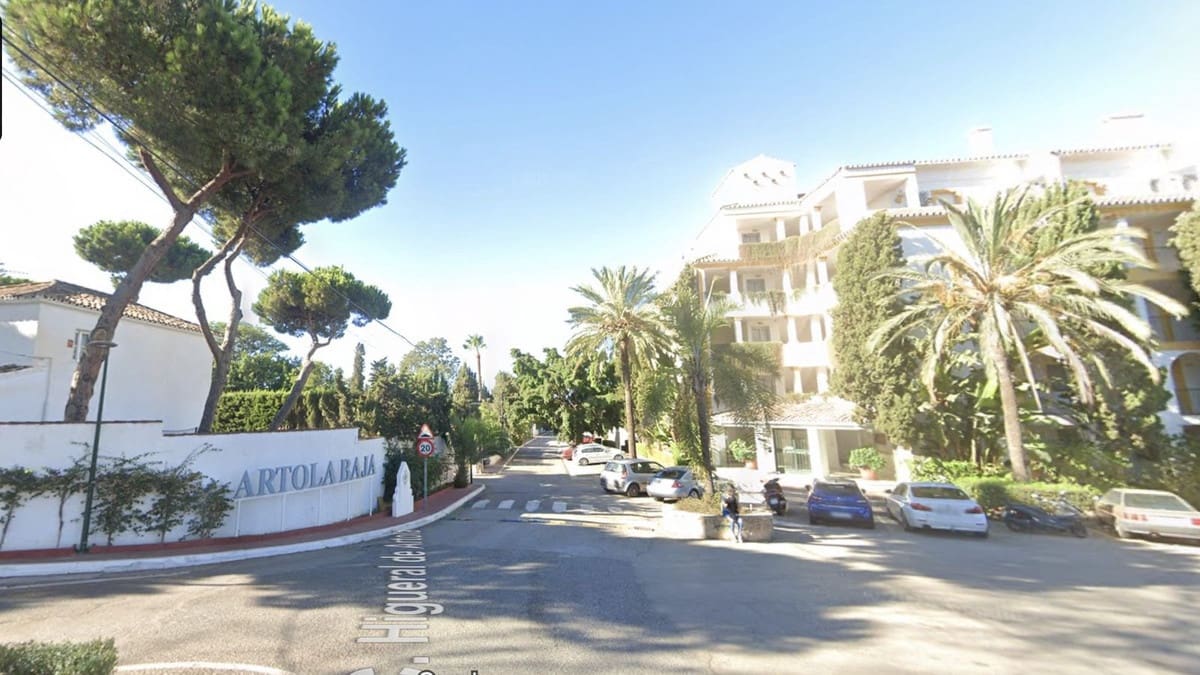 2 soveværelse Lejlighed til salg i Marbella med swimmingpool garage - € 329.000 (Ref: 9554591)
