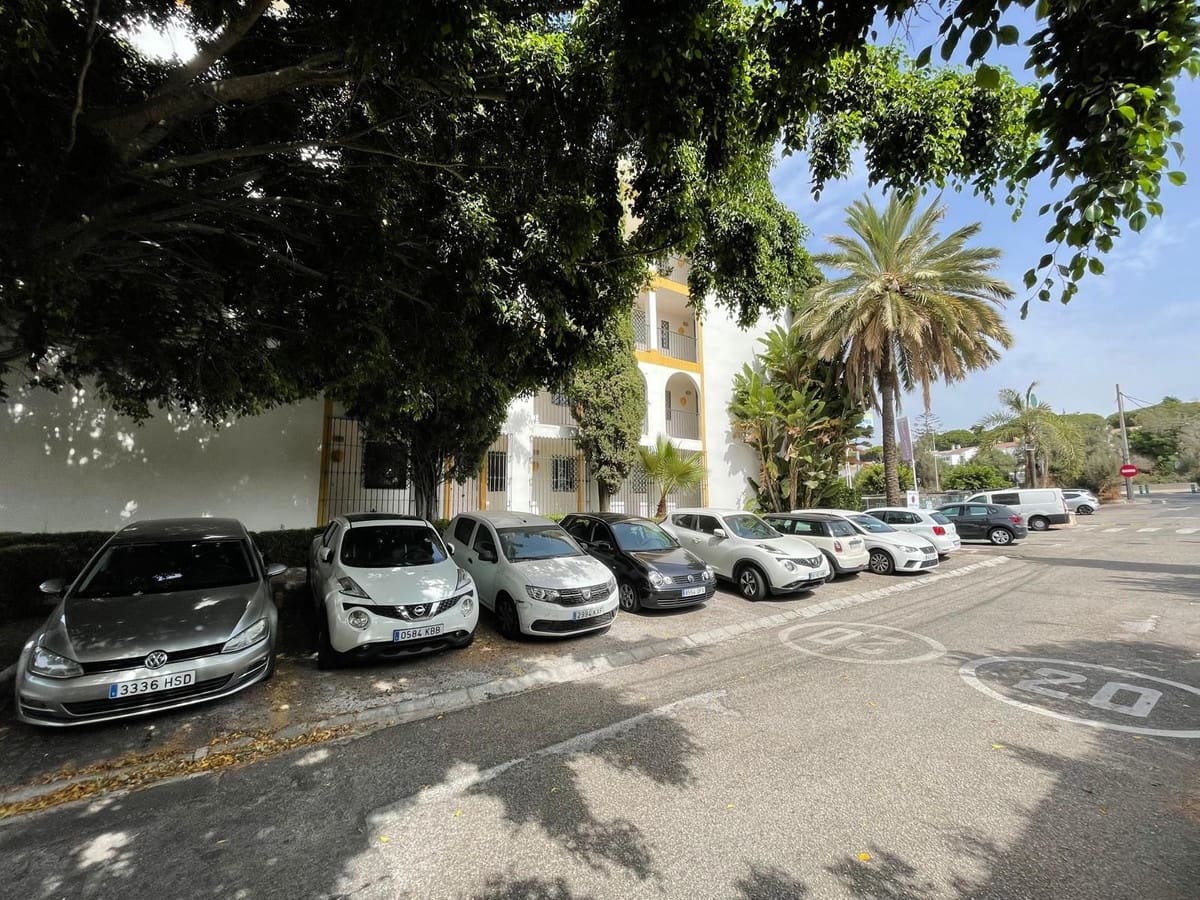 2 soveværelse Lejlighed til salg i Marbella med swimmingpool garage - € 329.000 (Ref: 9554591)