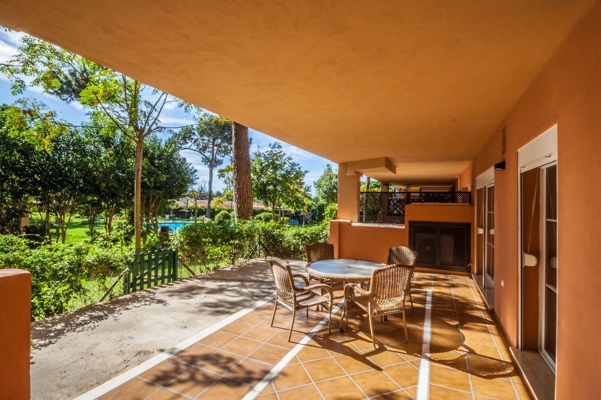 2 sypialnia Apartament na sprzedaż w Marbella z basenem garażem - 435 000 € (Ref: 9554594)