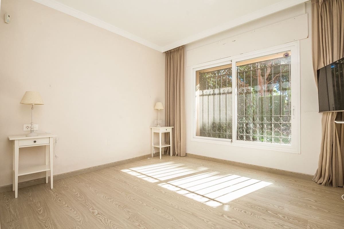 2 slaapkamer Appartement te koop in Marbella met zwembad - € 559.000 (Ref: 9560940)