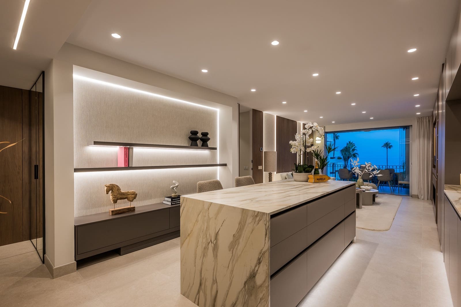 3 soverom Leilighet til salgs i Estepona med svømmebasseng garasje - € 1 995 000 (Ref: 9560941)