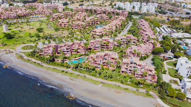 3 soverom Leilighet til salgs i Estepona med svømmebasseng garasje - € 2 350 000 (Ref: 9560944)