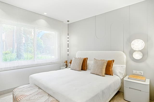 3 soverom Leilighet til salgs i Estepona med svømmebasseng garasje - € 2 350 000 (Ref: 9560944)