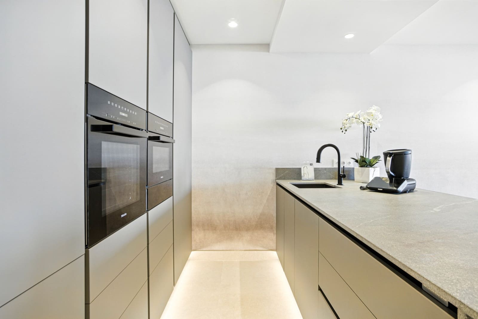 3 camera da letto Appartamento in vendita in Estepona con piscina garage - 2.350.000 € (Rif: 9560944)