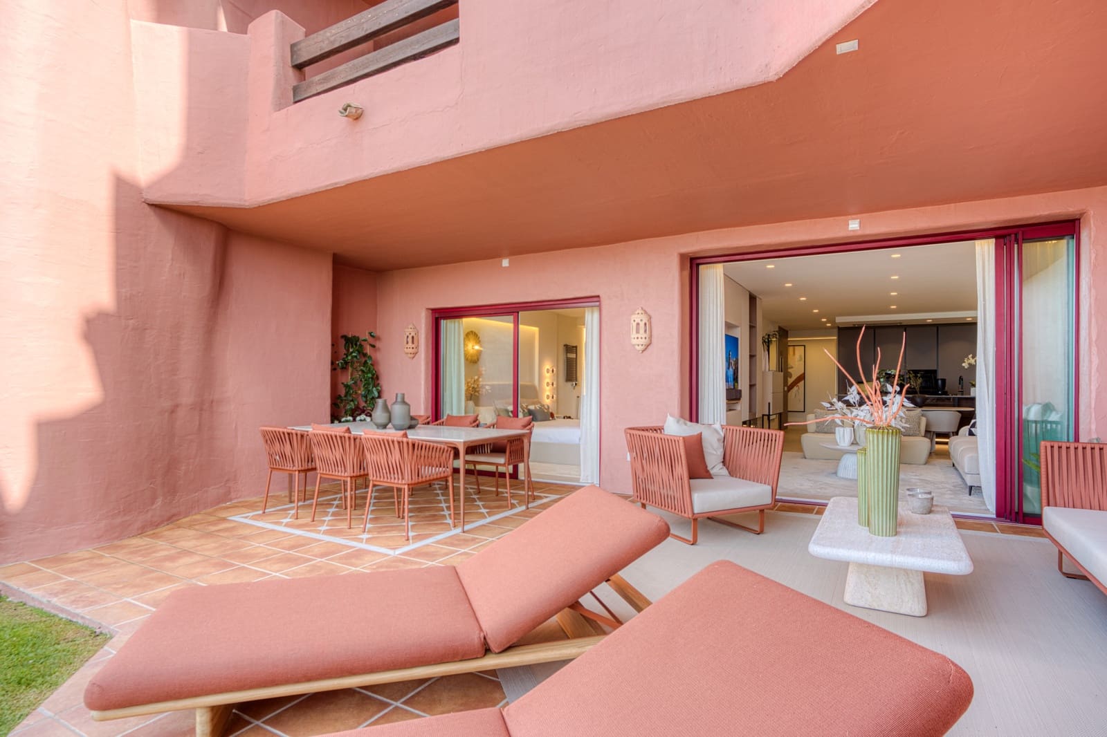 3 bedroom Apartment for sale in Estepona with pool garage - € 2,350,000 (Ref: 9560944)