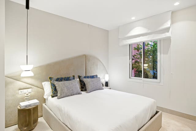 3 Zimmer Apartment zu verkaufen in Estepona mit Pool Garage - 2.350.000 € (Ref: 9560944)