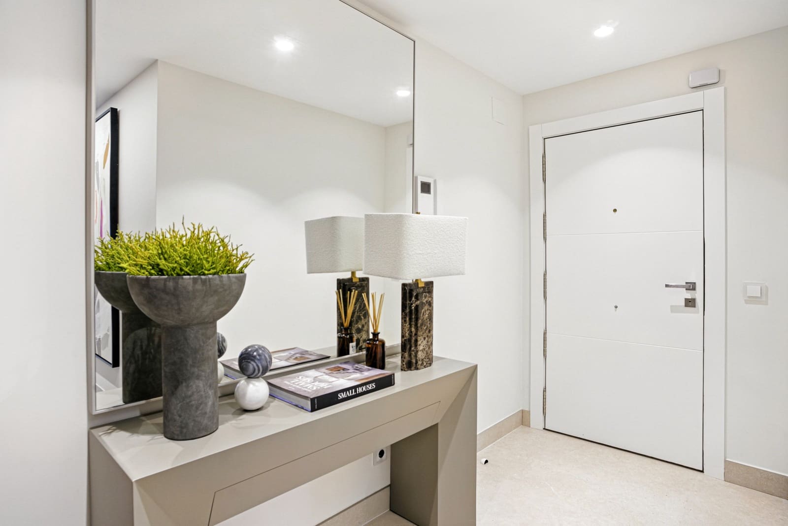 3 bedroom Apartment for sale in Estepona with pool garage - € 2,350,000 (Ref: 9560944)