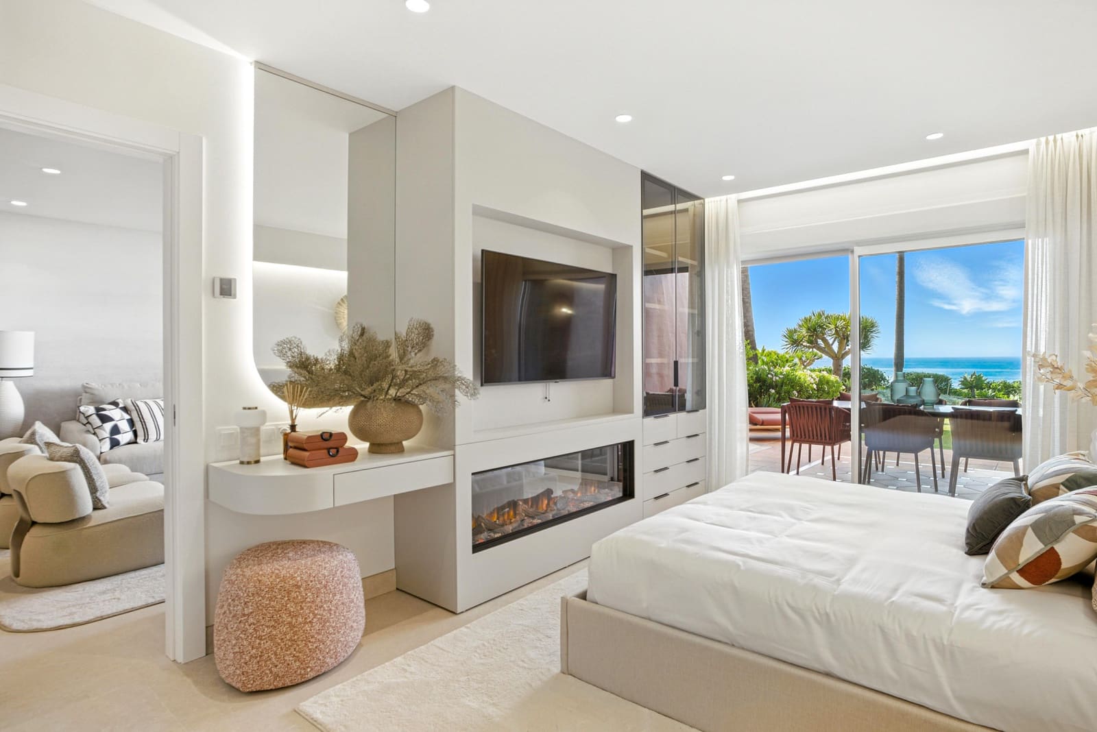 3 bedroom Apartment for sale in Estepona with pool garage - € 2,350,000 (Ref: 9560944)