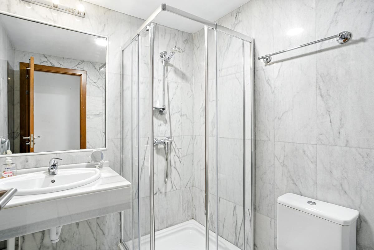 3 chambre Penthouse à vendre à Estepona avec piscine garage - 430 000 € (Ref: 9560947)