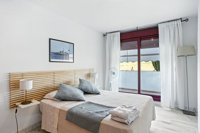 3 chambre Penthouse à vendre à Estepona avec piscine garage - 430 000 € (Ref: 9560947)