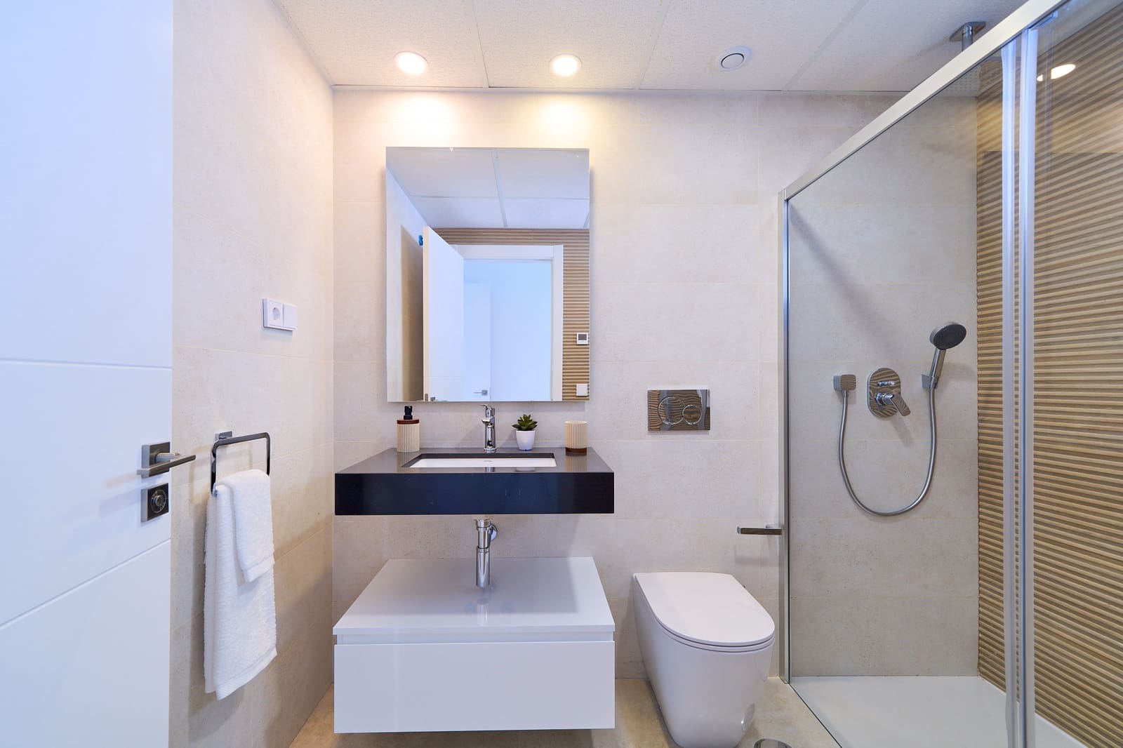 3 bedroom Apartment for sale in Estepona with pool garage - € 767,000 (Ref: 9564370)