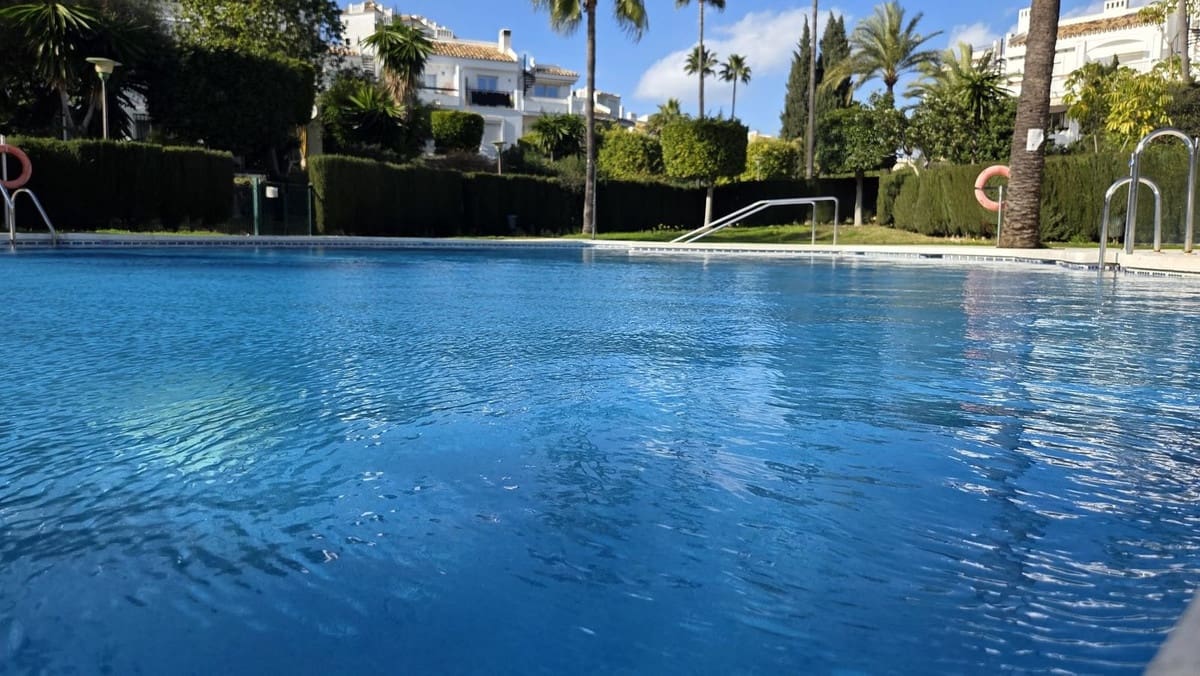 2 bedroom Apartment for sale in Riviera del Sol with pool - € 325,000 (Ref: 9564371)