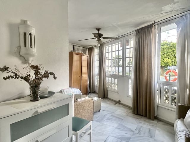 1 slaapkamer Appartement te koop in Marbella met zwembad garage - € 375.000 (Ref: 9573982)