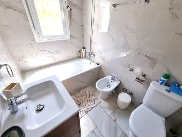 3 sypialnia Willa na sprzedaż w Calahonda, Mijas z basenem garażem - 1 200 000 € (Ref: 9581589)