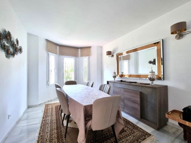 3 sypialnia Willa na sprzedaż w Calahonda, Mijas z basenem garażem - 1 200 000 € (Ref: 9581589)