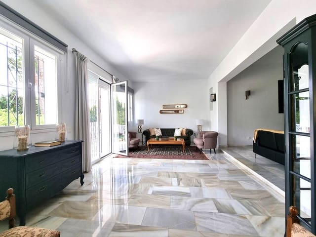 3 sypialnia Willa na sprzedaż w Calahonda, Mijas z basenem garażem - 1 200 000 € (Ref: 9581589)