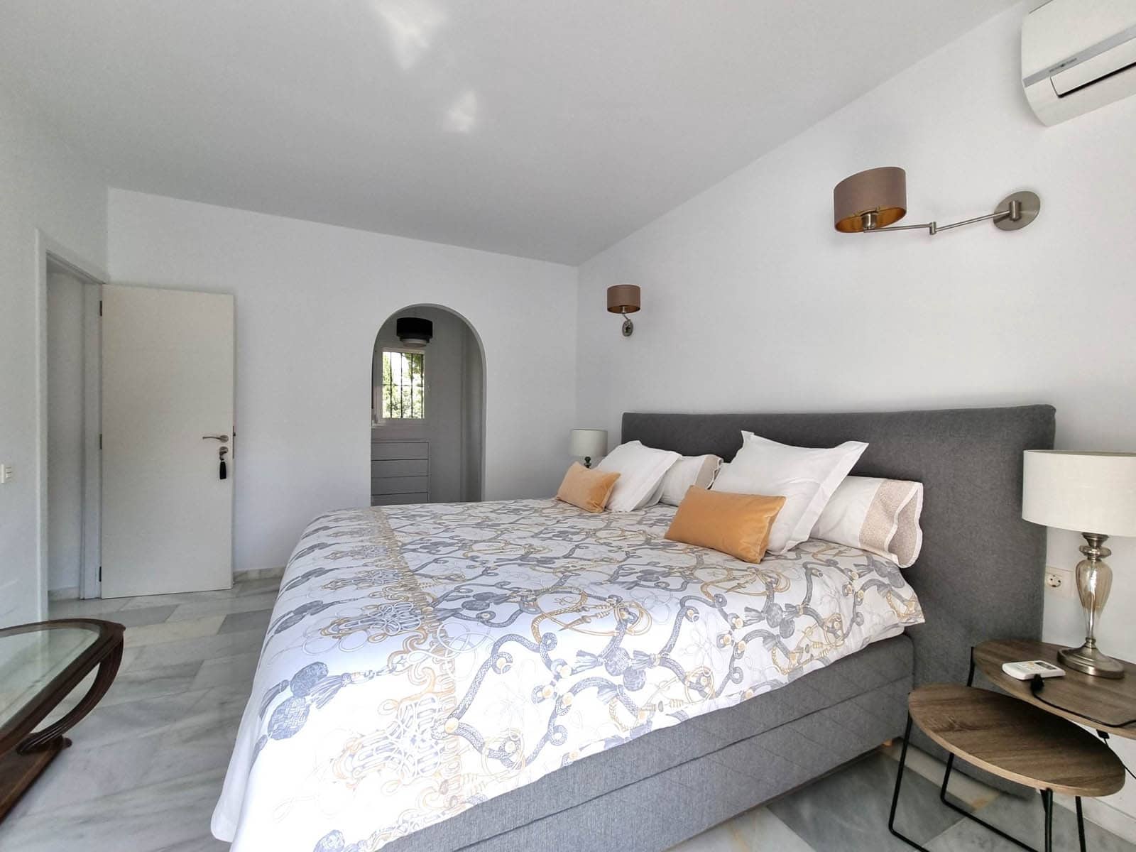 3 soverom Villa til salgs i Calahonda med svømmebasseng garasje - € 1 100 000 (Ref: 9581589)
