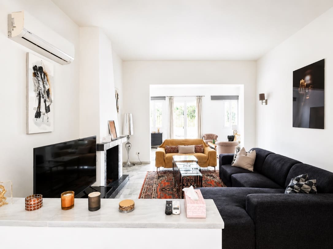3 bedroom Villa for sale in Calahonda with pool garage - € 1,100,000 (Ref: 9581589)