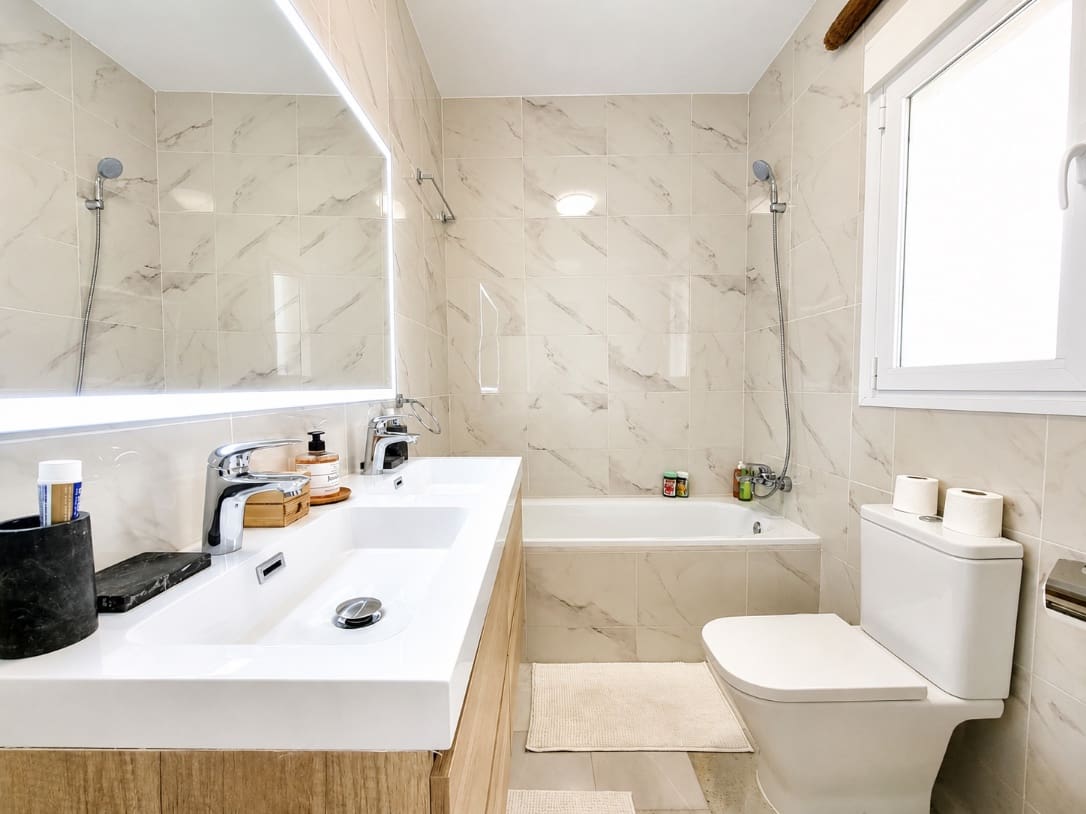 3 bedroom Villa for sale in Calahonda with pool garage - € 1,100,000 (Ref: 9581589)