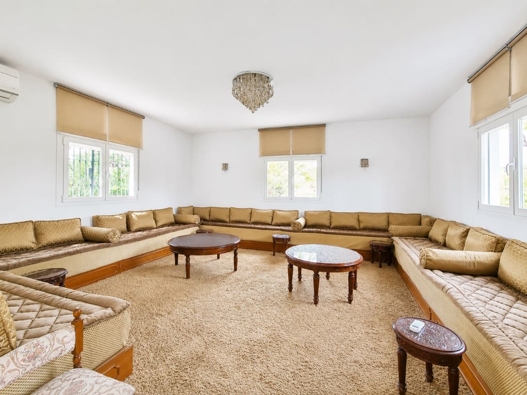 3 bedroom Villa for sale in Calahonda with pool garage - € 1,100,000 (Ref: 9581589)
