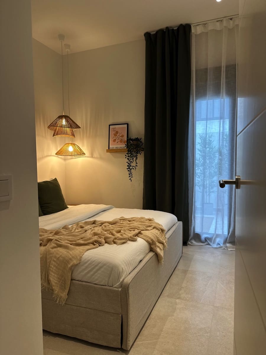 Apartamento de 2 habitaciones en Estepona en venta con piscina garaje - 575.000 € (Ref: 9581605)