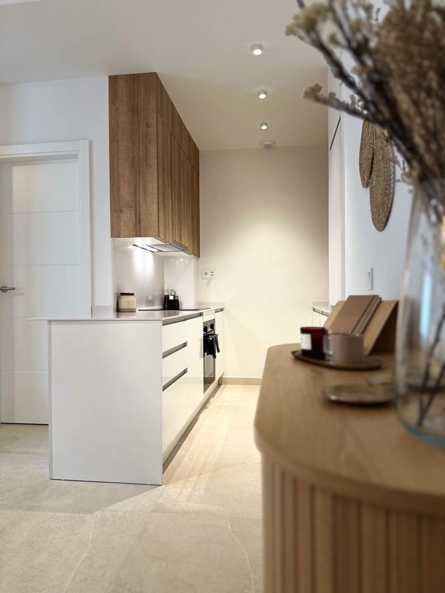 Apartamento de 2 habitaciones en Estepona en venta con piscina garaje - 575.000 € (Ref: 9581605)