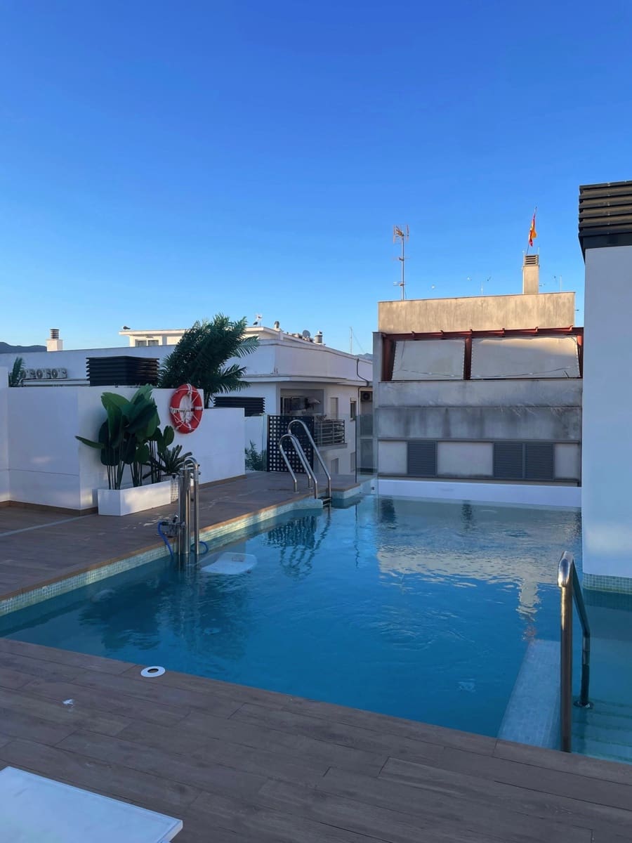 Apartamento de 2 habitaciones en Estepona en venta con piscina garaje - 575.000 € (Ref: 9581605)