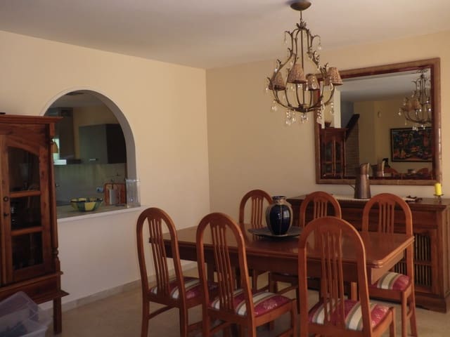 5 makuuhuone Omakotitalo myytävänä paikassa Selwo, Estepona mukana uima-altaan - 435 000 € (Ref: 9581606)