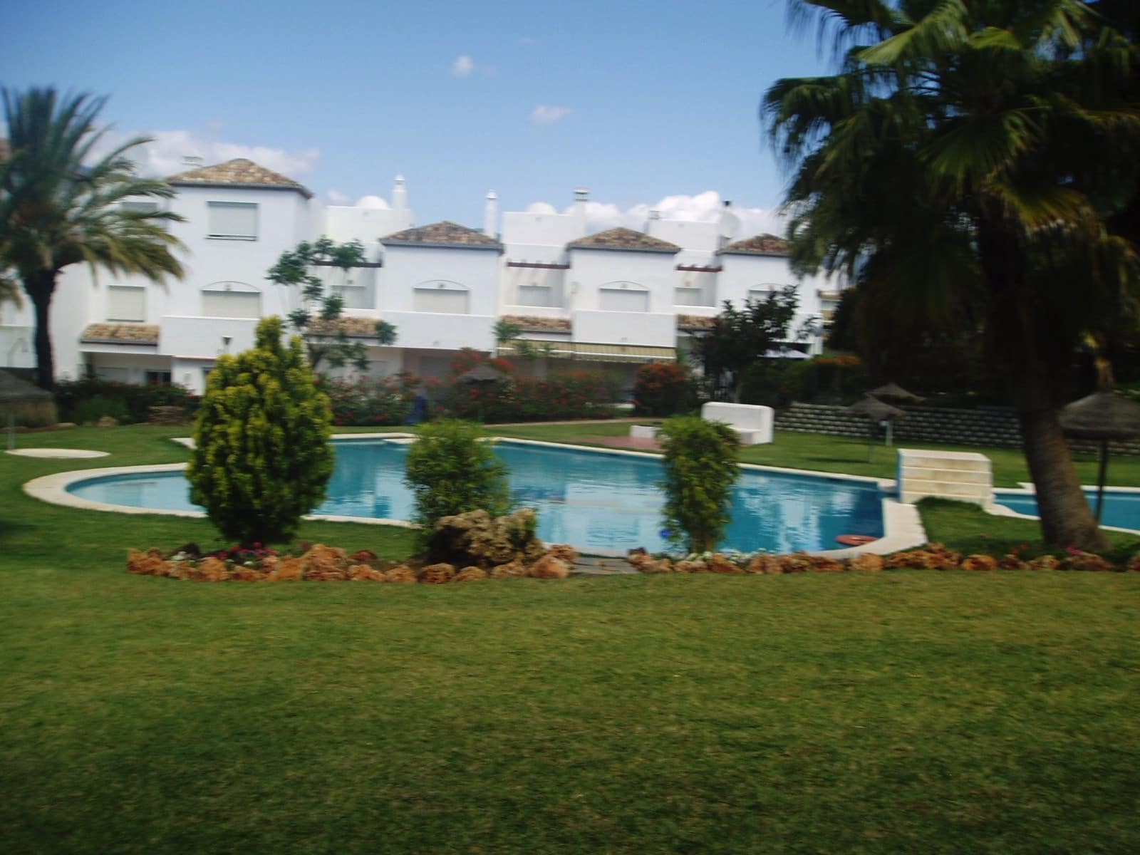 5 makuuhuone Omakotitalo myytävänä paikassa New Golden Mile mukana uima-altaan - 435 000 € (Ref: 9581606)