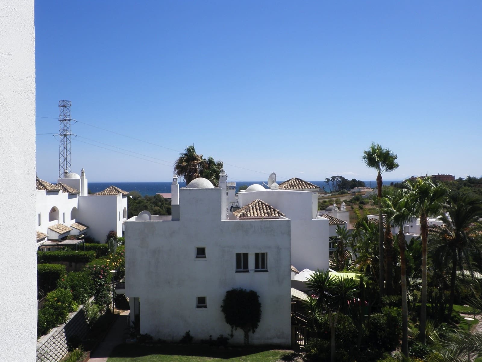 5 makuuhuone Omakotitalo myytävänä paikassa New Golden Mile mukana uima-altaan - 435 000 € (Ref: 9581606)